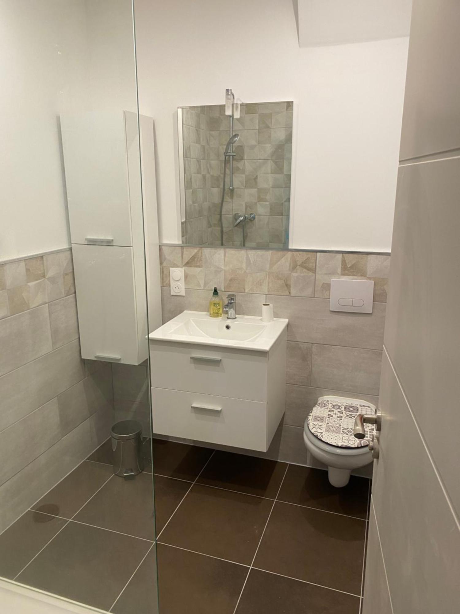 Appartement Climatise Sete - Rue Montmorency المظهر الخارجي الصورة